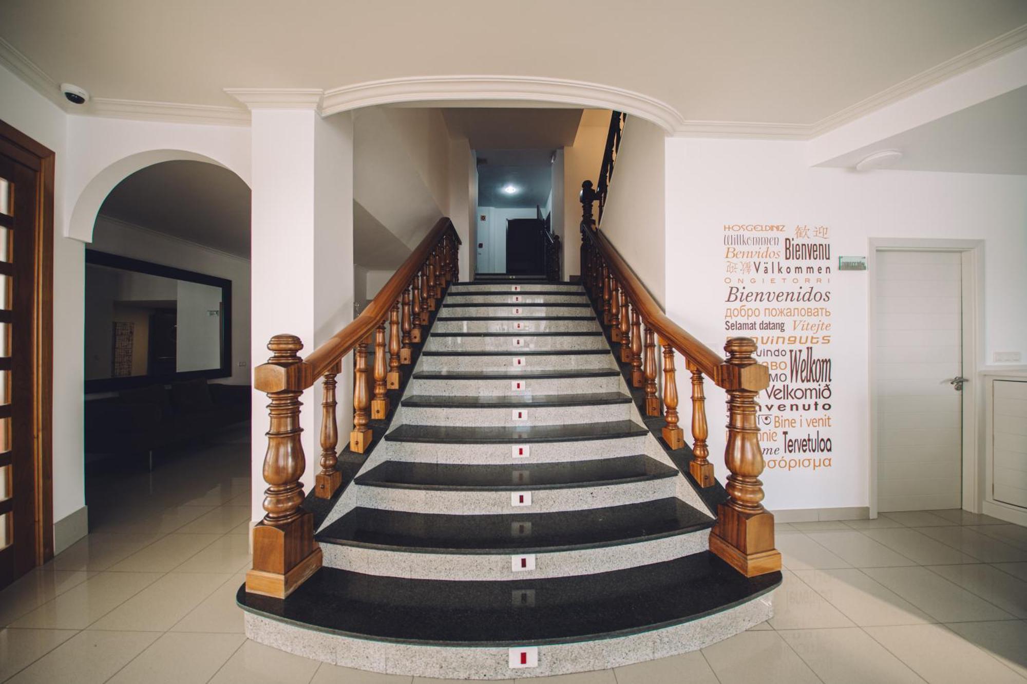 Hotel Dinajan Villanueva De Arosa Exterior foto