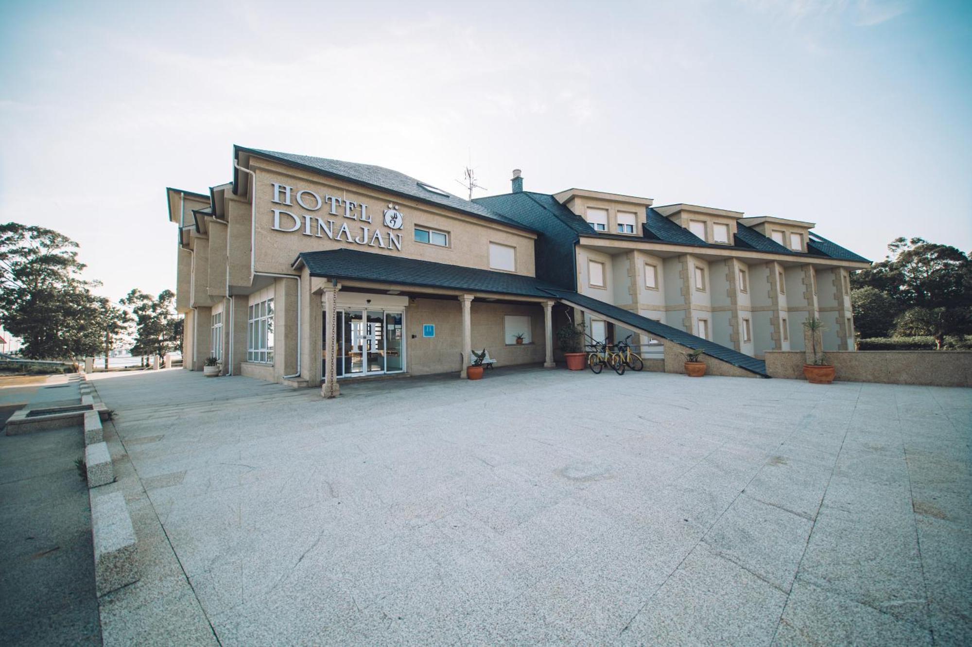 Hotel Dinajan Villanueva De Arosa Exterior foto